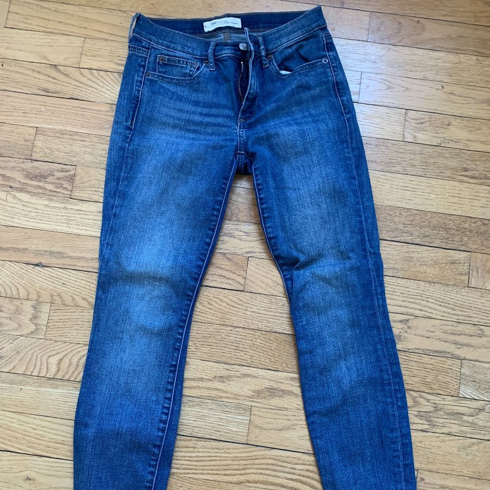 Womens Gap 26 short skinny jeans